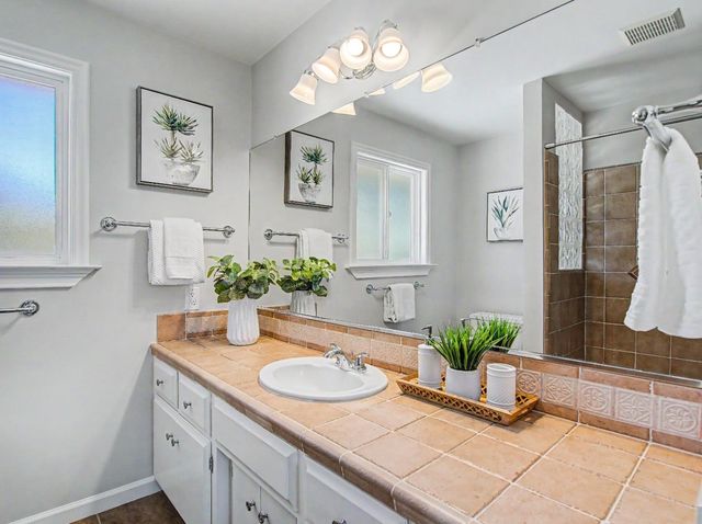 2091 Robinhood Lane, Los Altos, CA 94024
