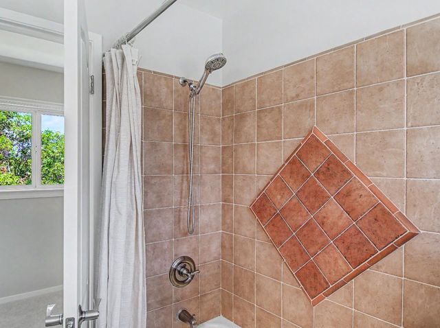 2091 Robinhood Lane, Los Altos, CA 94024