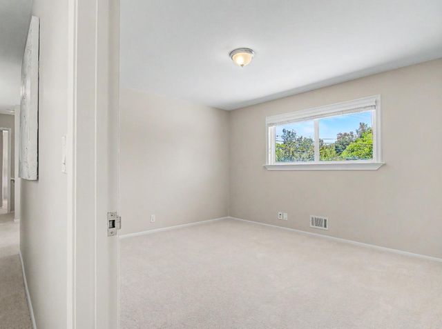 2091 Robinhood Lane, Los Altos, CA 94024