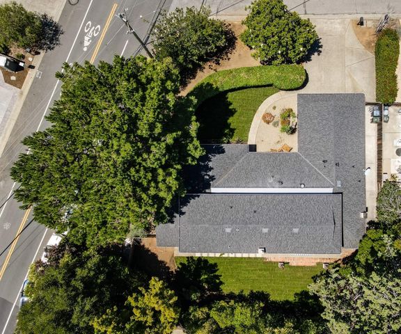 2091 Robinhood Lane, Los Altos, CA 94024