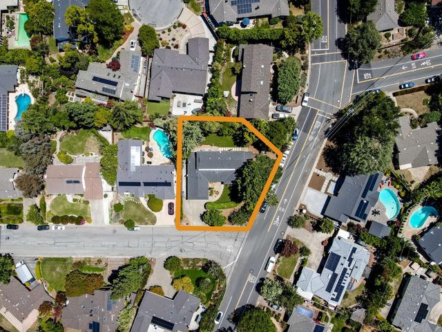 2091 Robinhood Lane, Los Altos, CA 94024