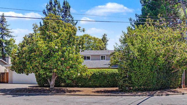 2091 Robinhood Lane, Los Altos, CA 94024