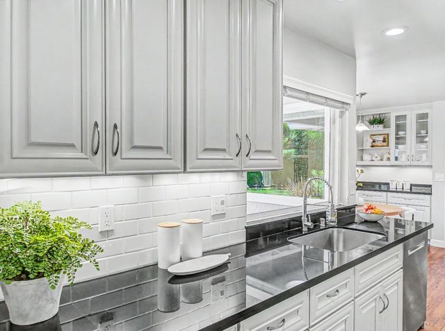 2091 Robinhood Lane, Los Altos, CA 94024