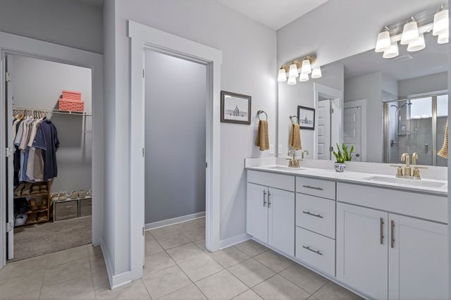 826 Ewell Farm Drive, Spring Hill, TN 37174