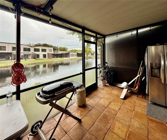 9717 N New River Canal Rd 406, Plantation, FL 33324