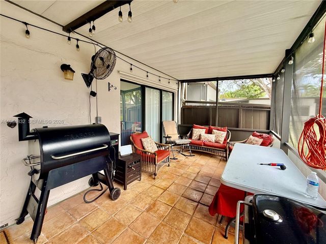 9717 N New River Canal Rd 406, Plantation, FL 33324