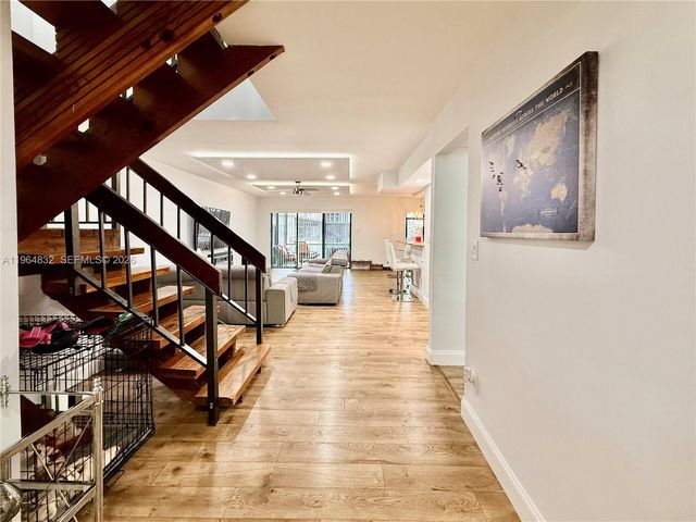 9717 N New River Canal Rd 406, Plantation, FL 33324