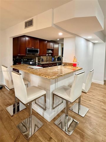 9717 N New River Canal Rd 406, Plantation, FL 33324