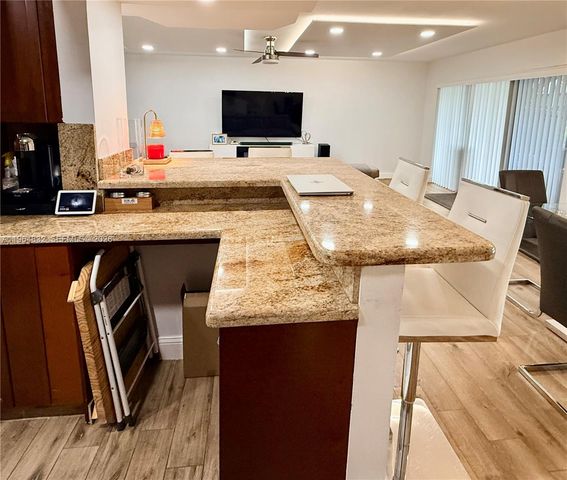 9717 N New River Canal Rd 406, Plantation, FL 33324