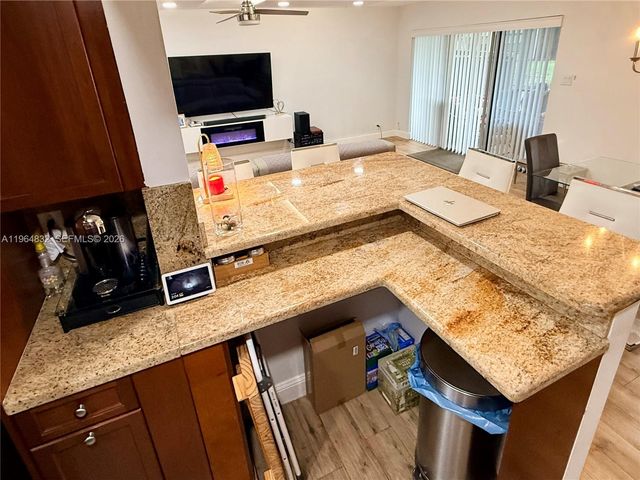 9717 N New River Canal Rd 406, Plantation, FL 33324