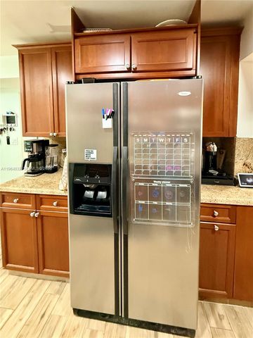 9717 N New River Canal Rd 406, Plantation, FL 33324