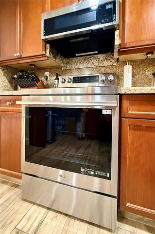 9717 N New River Canal Rd 406, Plantation, FL 33324