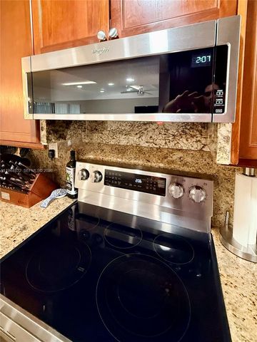 9717 N New River Canal Rd 406, Plantation, FL 33324