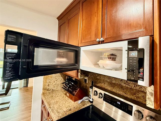 9717 N New River Canal Rd 406, Plantation, FL 33324