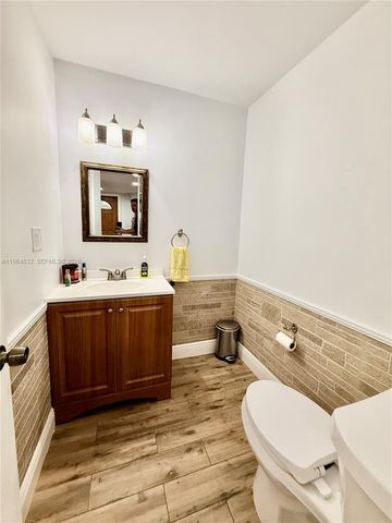 9717 N New River Canal Rd 406, Plantation, FL 33324