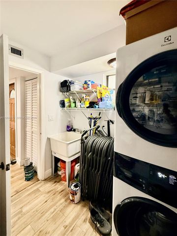 9717 N New River Canal Rd 406, Plantation, FL 33324