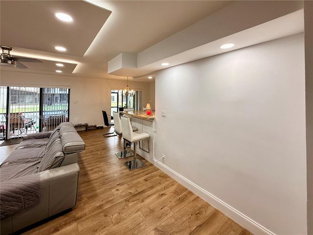 9717 N New River Canal Rd 406, Plantation, FL 33324