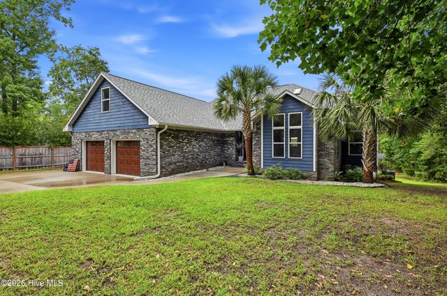 629 Hughes Road, Hampstead, NC 28443
