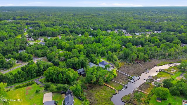 629 Hughes Road, Hampstead, NC 28443