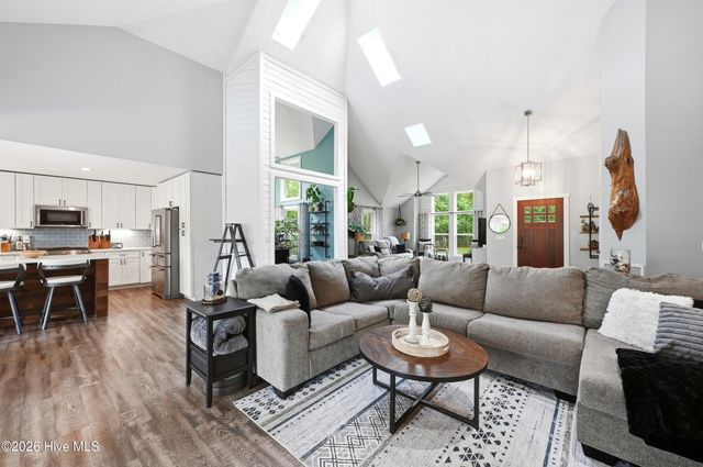 629 Hughes Road, Hampstead, NC 28443