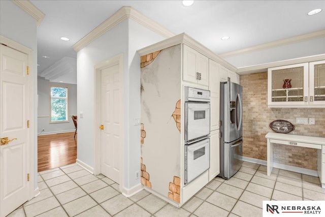 16767 J Circle, Omaha, NE 68135
