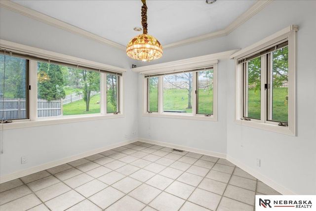 16767 J Circle, Omaha, NE 68135