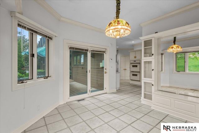 16767 J Circle, Omaha, NE 68135