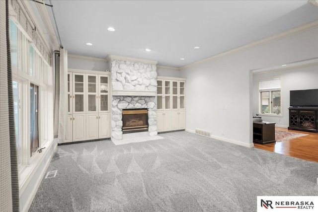 16767 J Circle, Omaha, NE 68135
