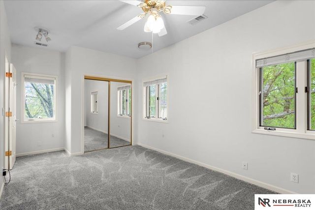 16767 J Circle, Omaha, NE 68135