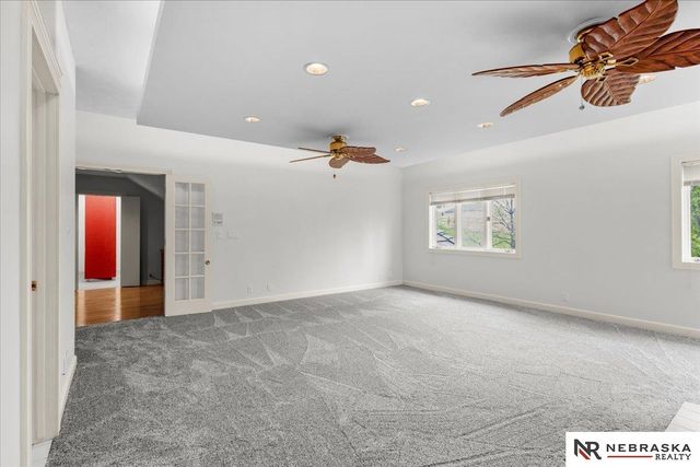16767 J Circle, Omaha, NE 68135