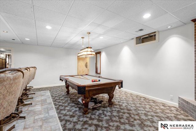 16767 J Circle, Omaha, NE 68135
