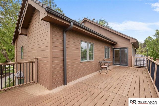 16767 J Circle, Omaha, NE 68135