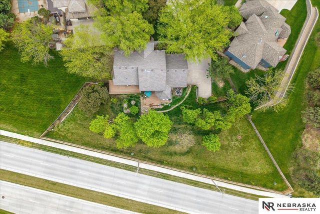 16767 J Circle, Omaha, NE 68135