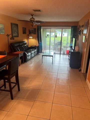 5452 Poppy Place B, Delray Beach, FL 33484