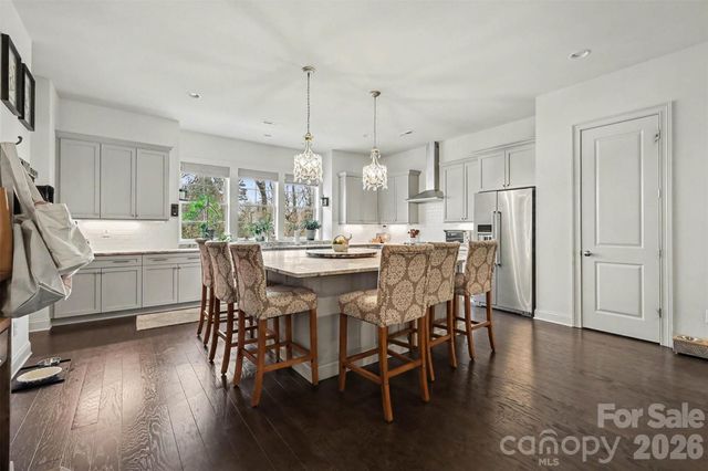 3030 Fairview Villa Court, Charlotte, NC 28209