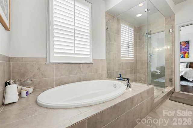 3030 Fairview Villa Court, Charlotte, NC 28209