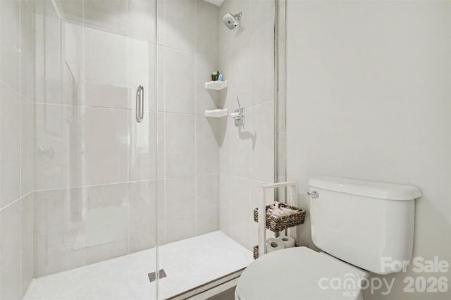 3030 Fairview Villa Court, Charlotte, NC 28209