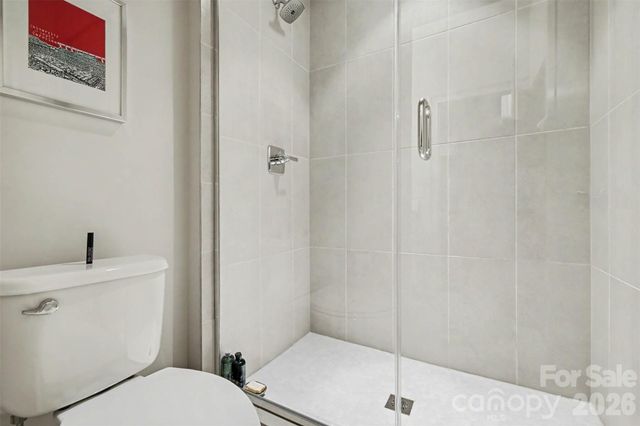 3030 Fairview Villa Court, Charlotte, NC 28209