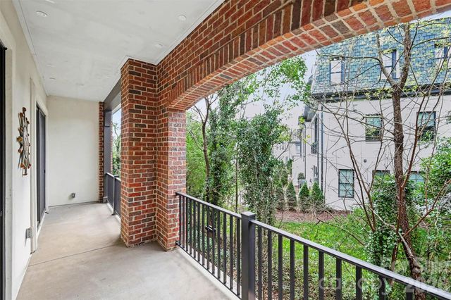 3030 Fairview Villa Court, Charlotte, NC 28209