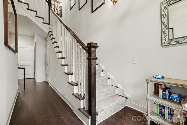 3030 Fairview Villa Court, Charlotte, NC 28209
