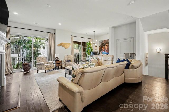 3030 Fairview Villa Court, Charlotte, NC 28209