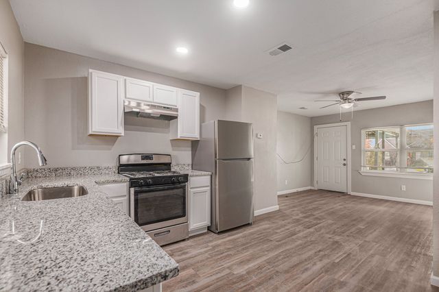 406 Dawson Circle, Grand Prairie, TX 75051