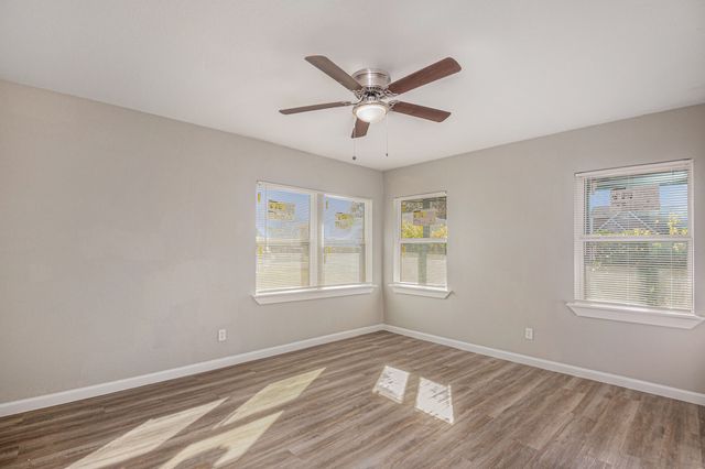 406 Dawson Circle, Grand Prairie, TX 75051