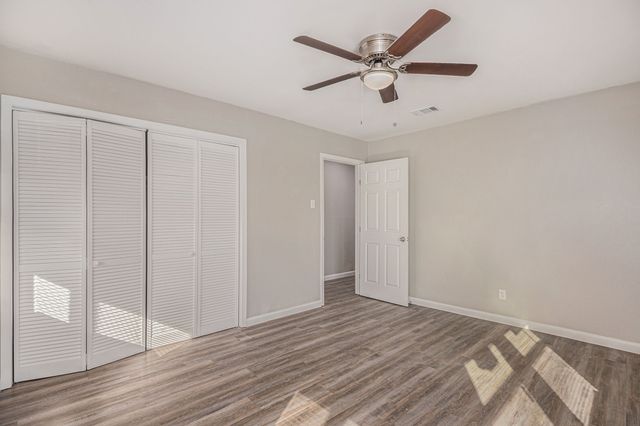 406 Dawson Circle, Grand Prairie, TX 75051