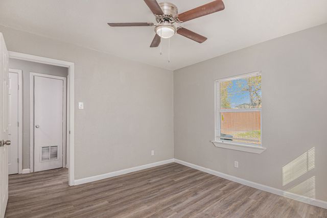 406 Dawson Circle, Grand Prairie, TX 75051