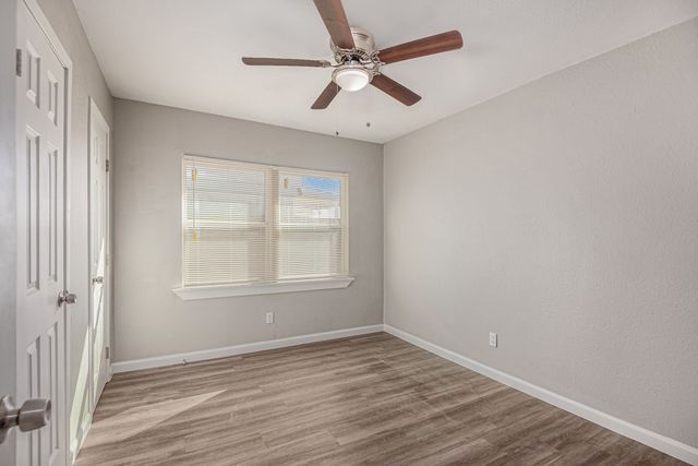 406 Dawson Circle, Grand Prairie, TX 75051