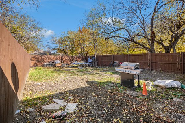 406 Dawson Circle, Grand Prairie, TX 75051