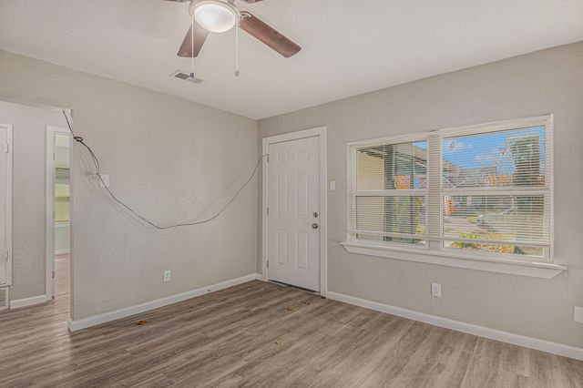 406 Dawson Circle, Grand Prairie, TX 75051