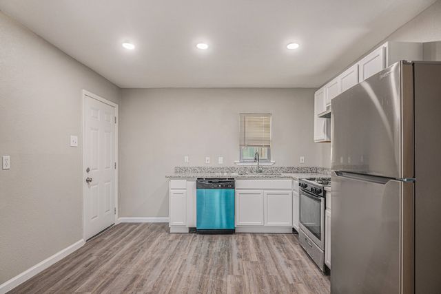 406 Dawson Circle, Grand Prairie, TX 75051