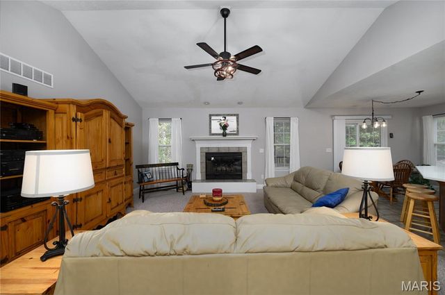 21093 Layla Road, Waynesville, MO 65583